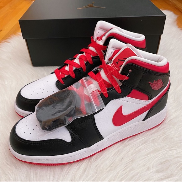 Air Jordan 1 Mid Women’s Sneakers - Picture 2 of 14